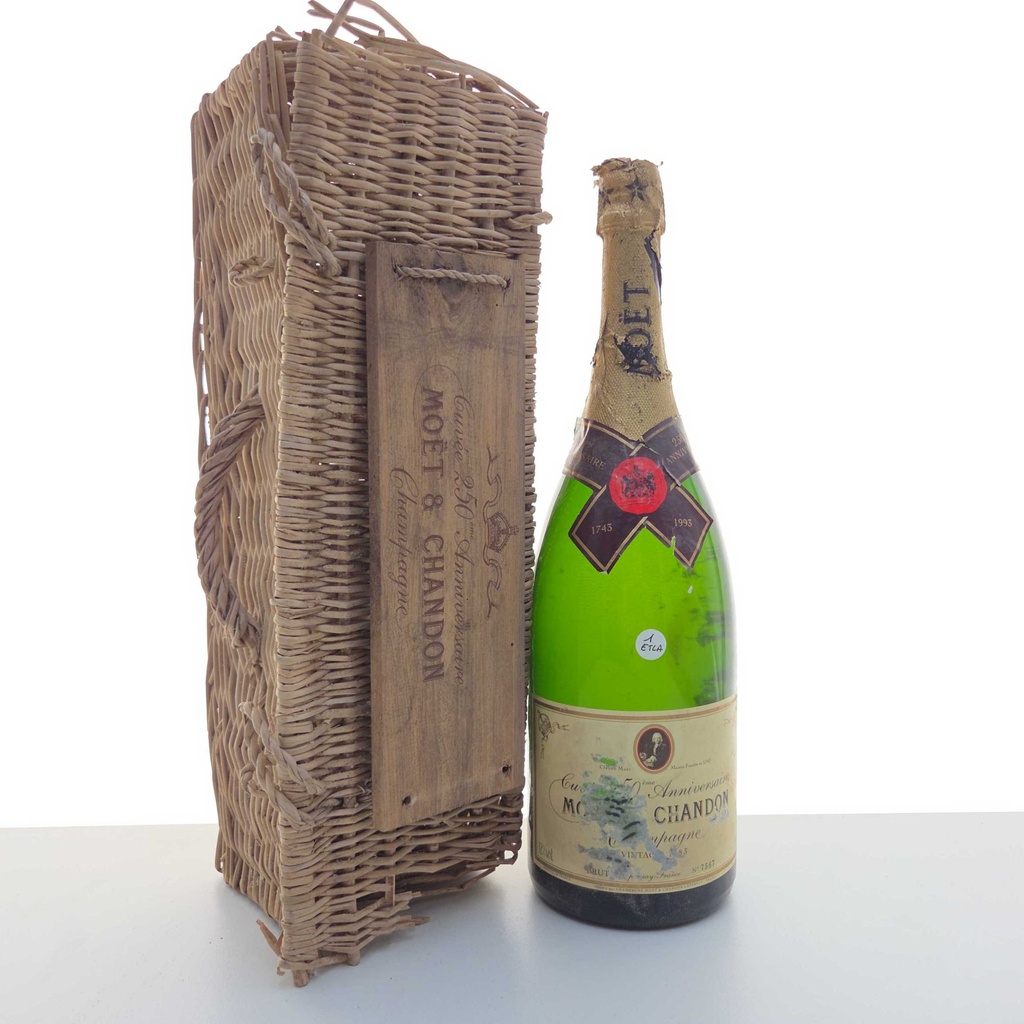 Cuvee 250eme Anniversaire Brut ETLA Moet et Chandon 1983 150cl